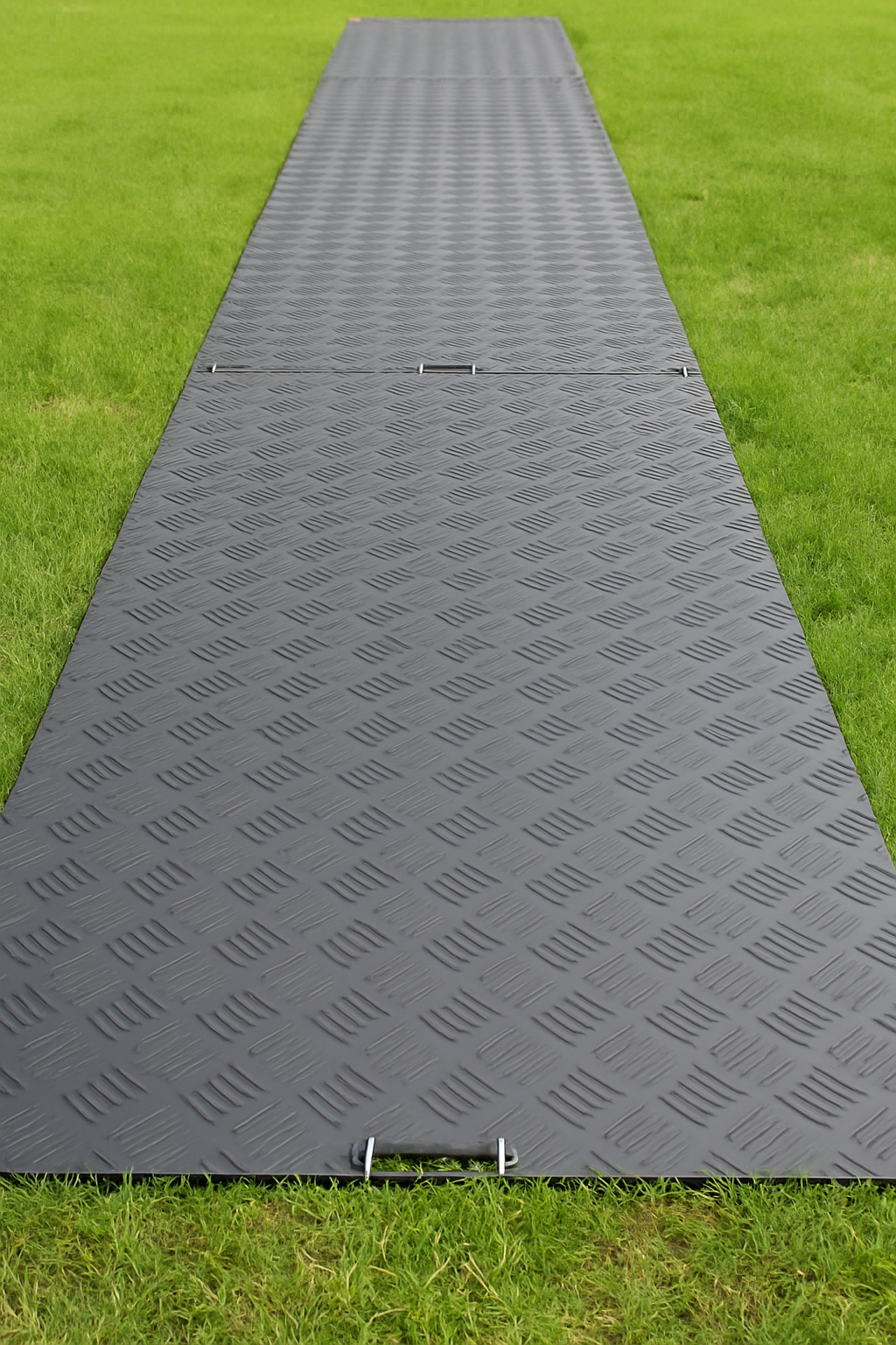 Non-Slip ArmorTrack Matt Lite Ground Protection Board Lightweight 2400mm x 1100mm Perfect for Pedestrian Walkways