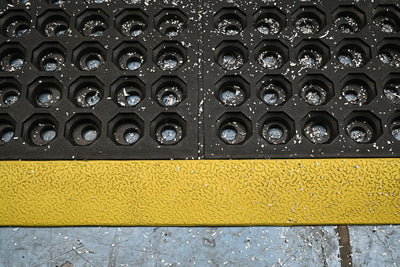 Heavy-Duty Non-Slip Rubber Link Mats with Drainage Holes – 16mm Thick, Ideal for Workshops, Pool Areas & Decking