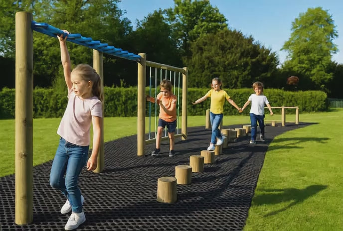 Rubber Grass Mat with Pegs & Ties 1m x 1.5m x 23mm – image 9 of 12