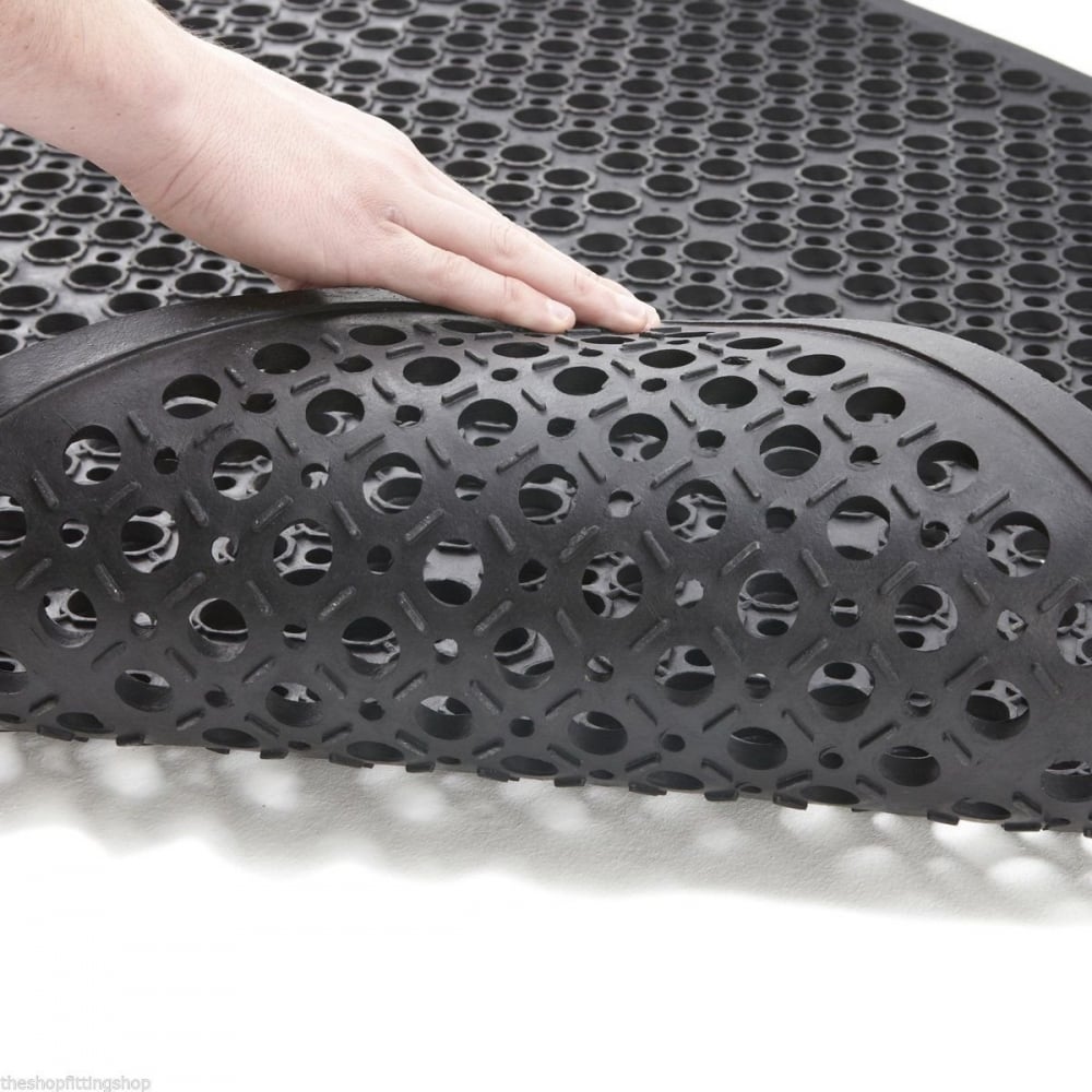 Anti-Fatigue Rubber Drainage Mat 16mm – image 1 of 3