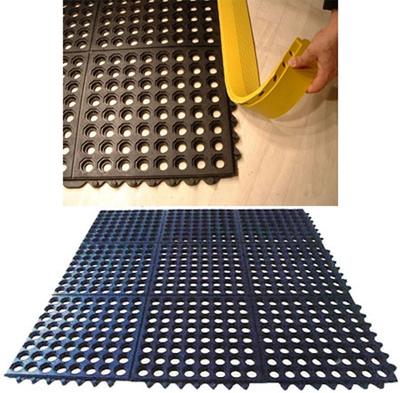 Interlocking Rubber Matting with Drainage Holes – image 4 of 9